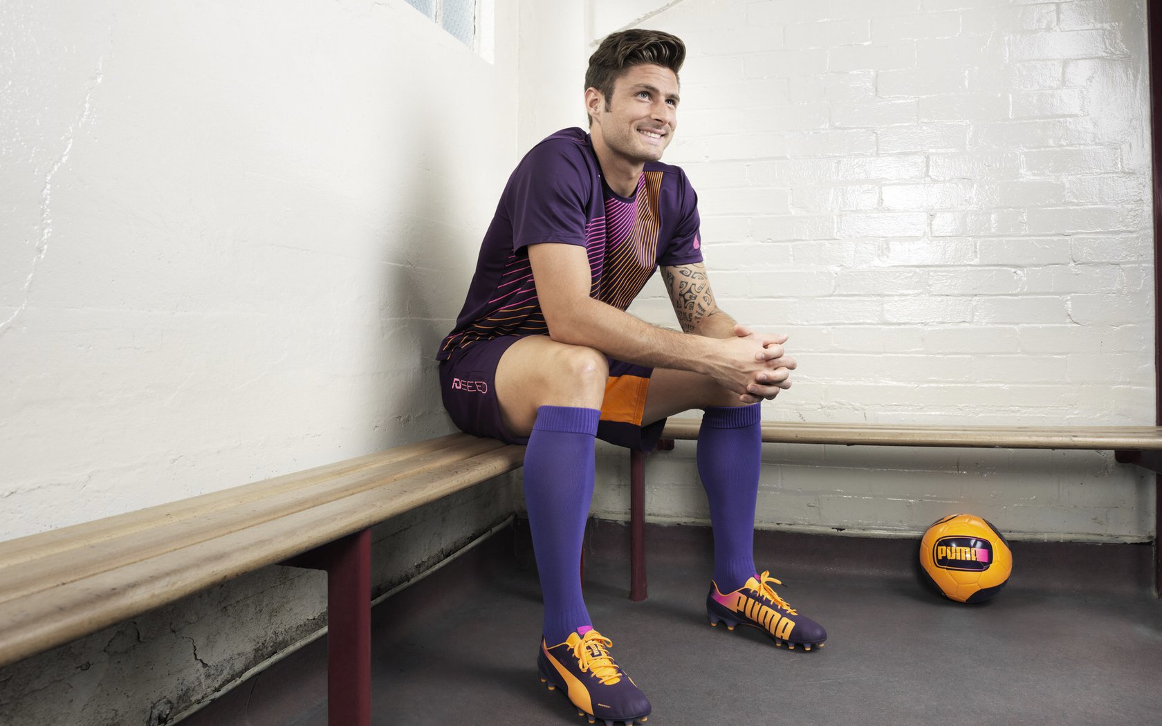 西甲球队通过视觉反应测试强化短距离配合默契度,西甲镜头